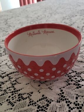 Disney Minnie Mouse Red and White Polka Dot Ceramic Bowl